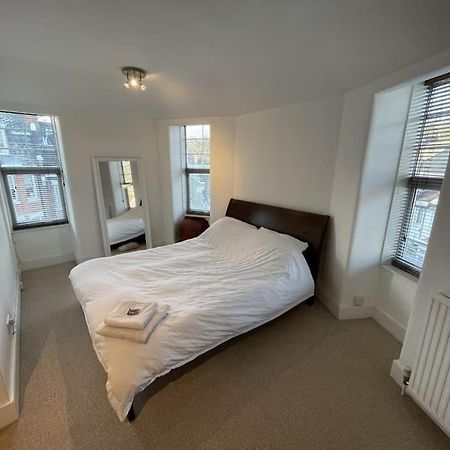 Spacious Two Bedroom Flat In Prestigious Highgate. Londres Extérieur photo